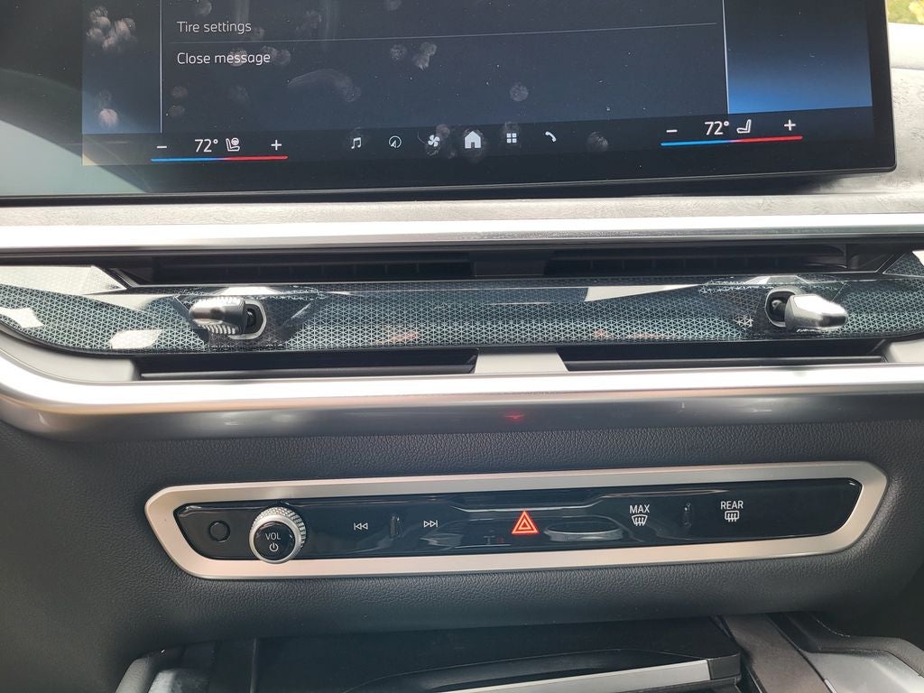 2025 BMW X6 xDrive40i