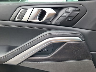 2025 BMW X6 xDrive40i