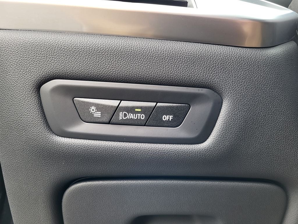 2025 BMW X6 xDrive40i
