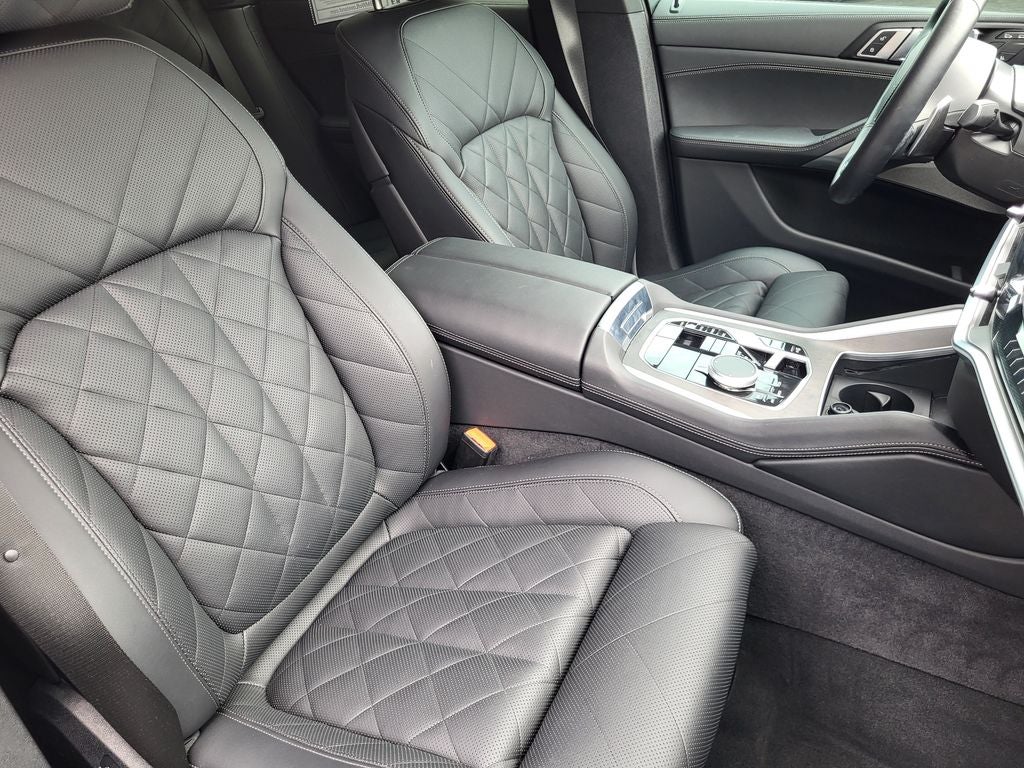 2025 BMW X6 xDrive40i