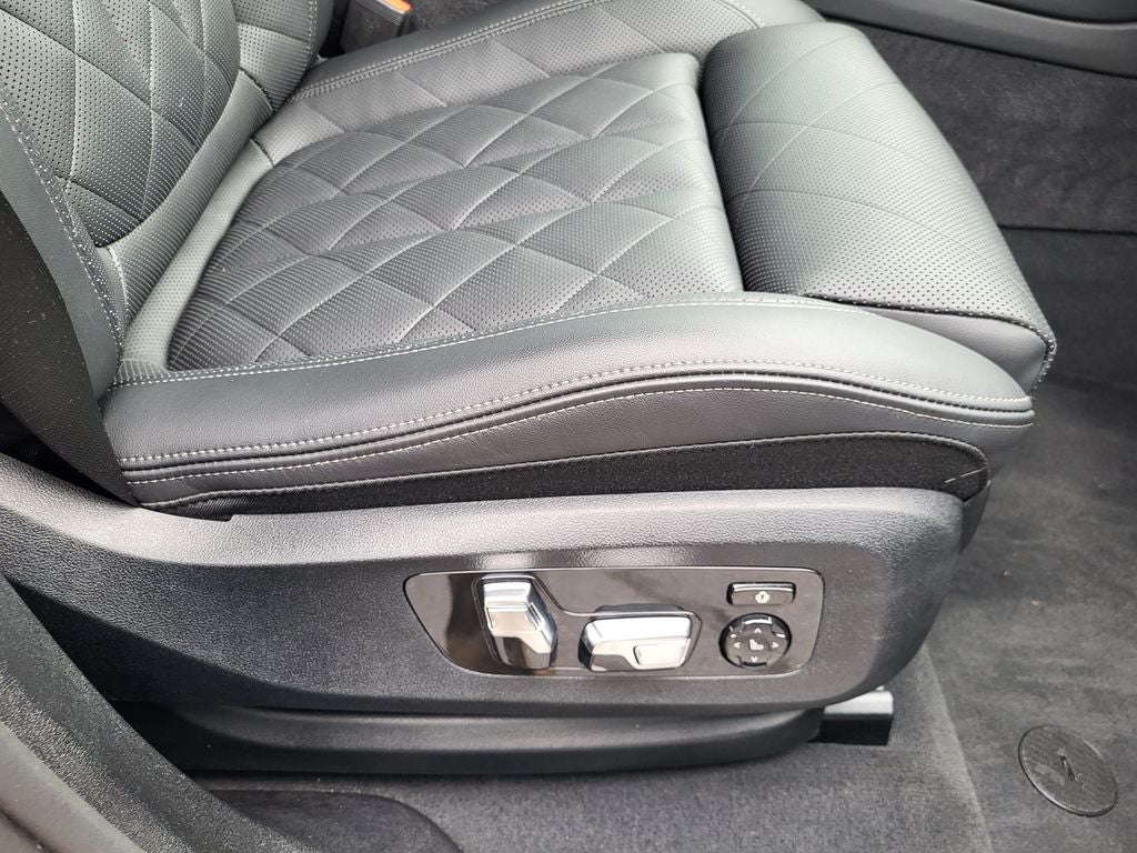 2025 BMW X6 xDrive40i