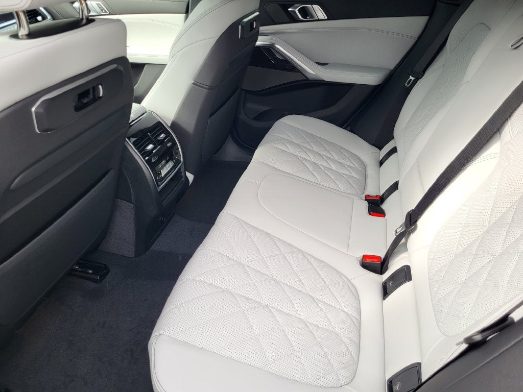 2027 BMW X6 xDrive40i