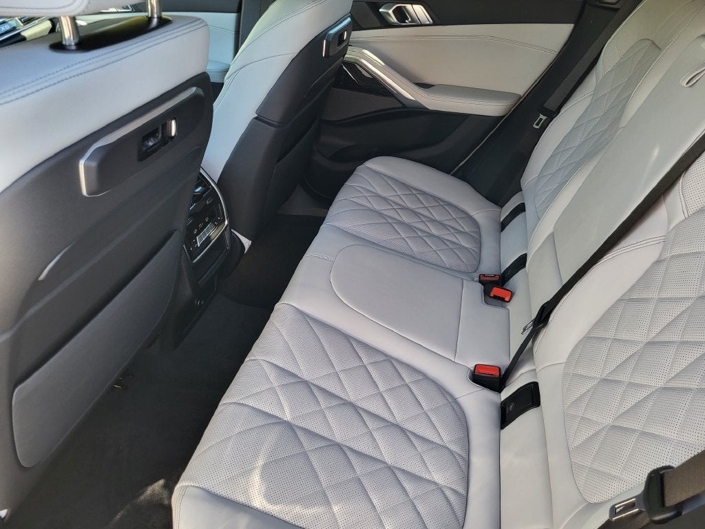 2027 BMW X6 xDrive40i