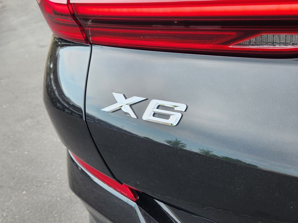 2025 BMW X6 xDrive40i