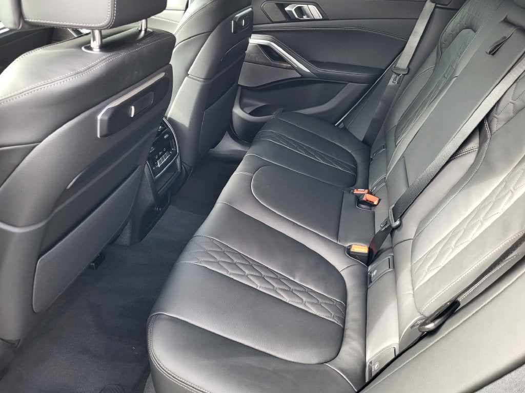 2027 BMW X6 xDrive40i