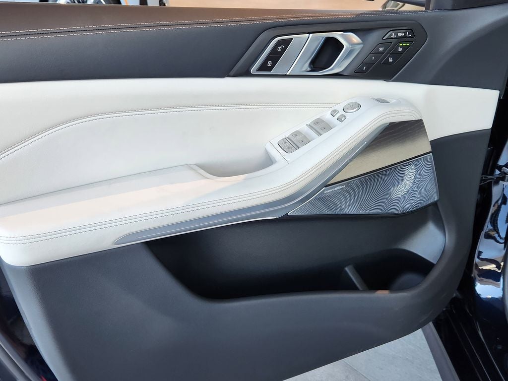 2026 BMW X7 ALPINA XB7