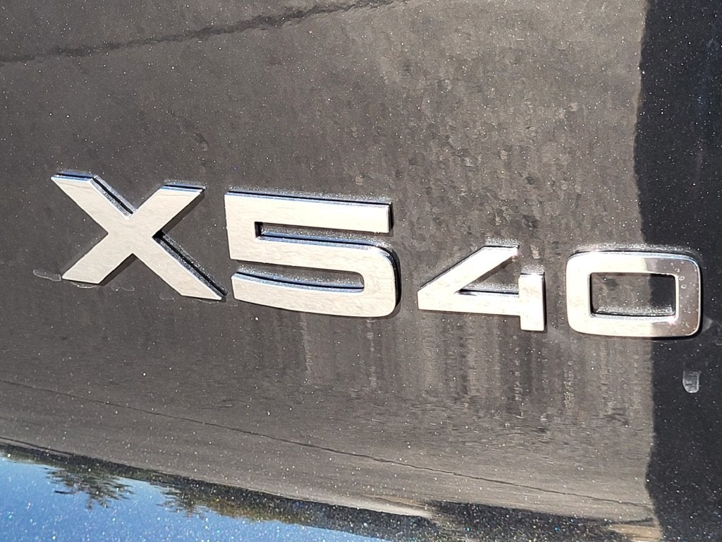 2027 BMW X5 40 xDrive