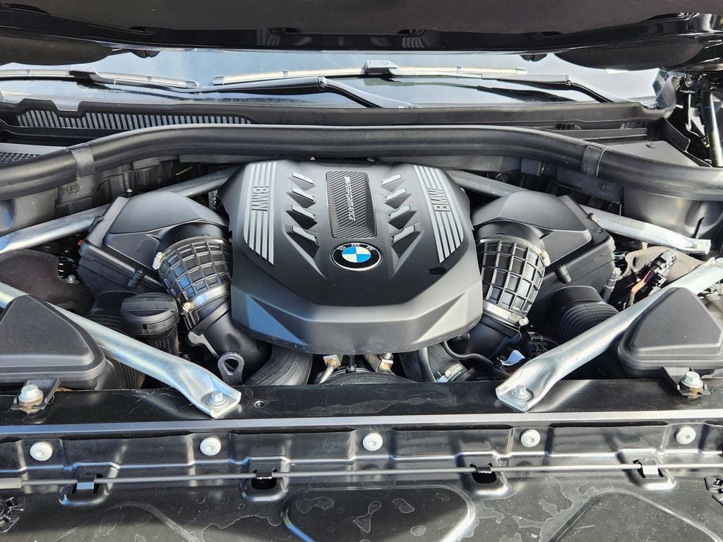 2022 BMW X7 M50i