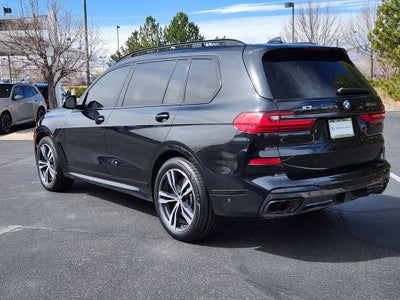 2022 BMW X7 M50i