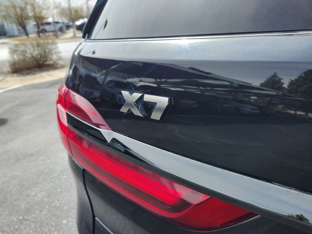 2022 BMW X7 M50i
