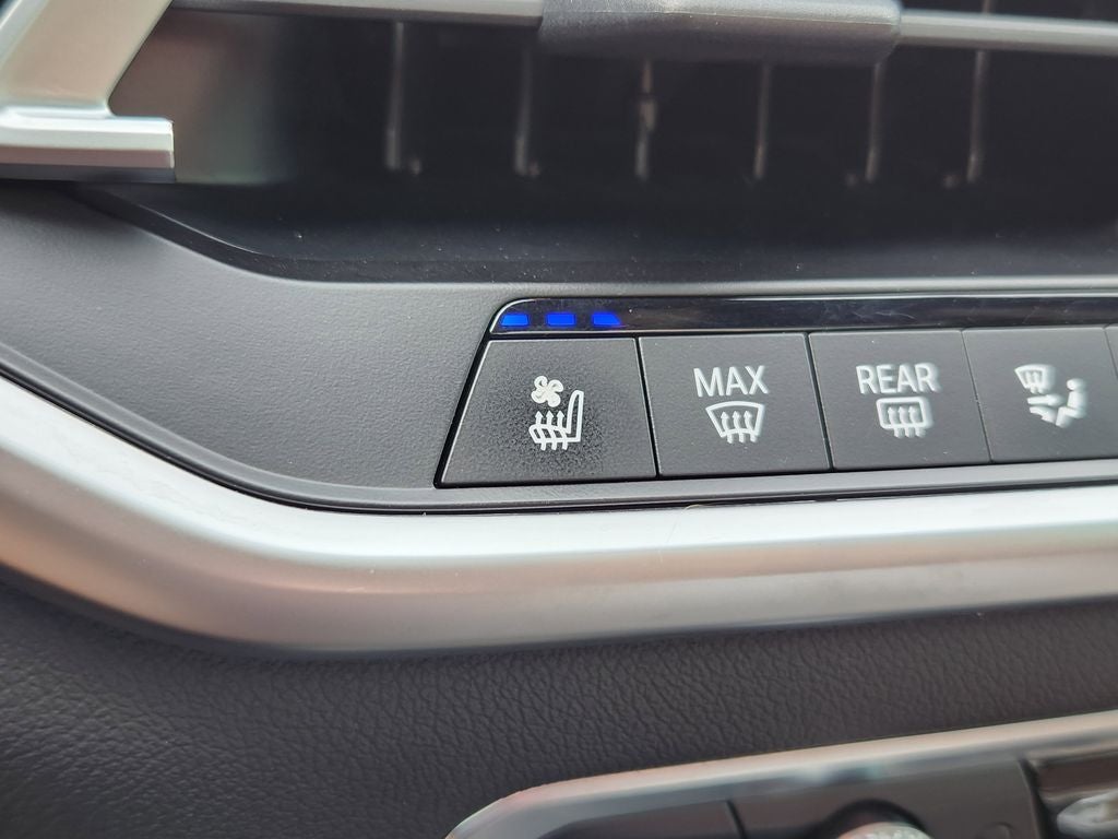 2021 BMW X5 M50i