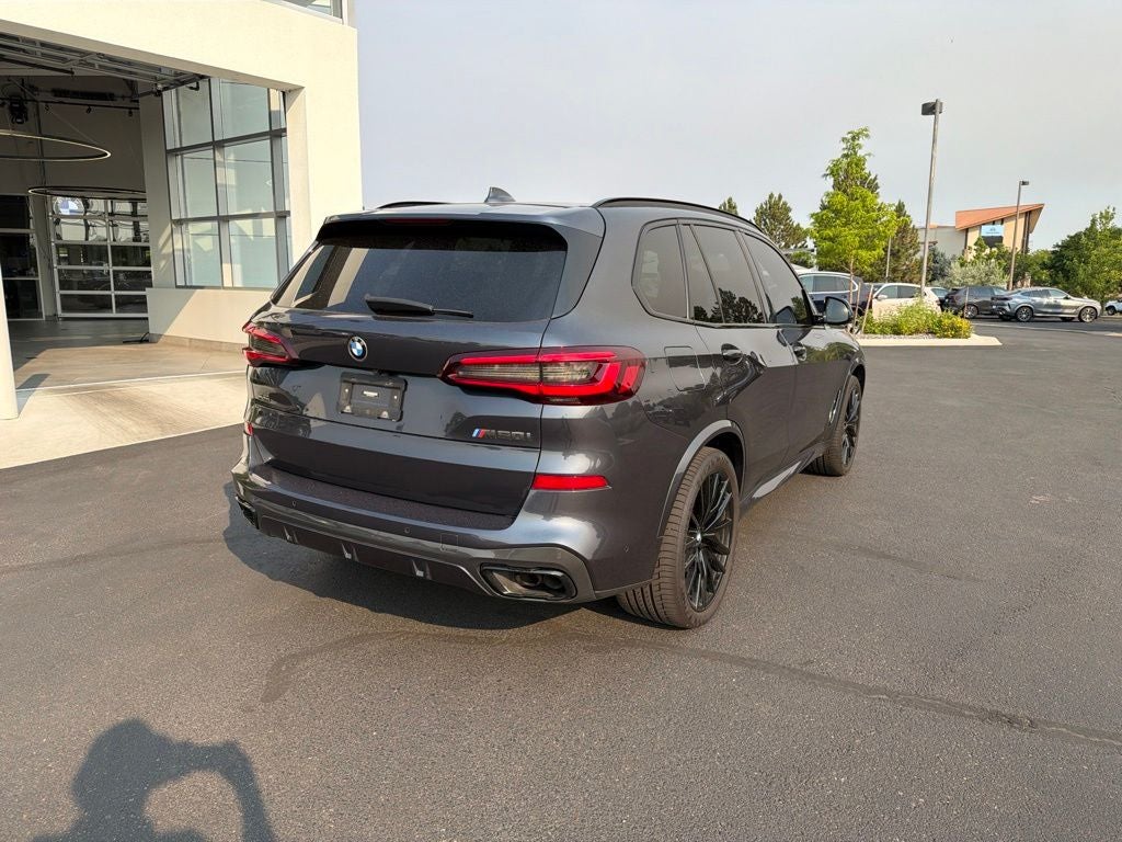 2022 BMW X5 M50i