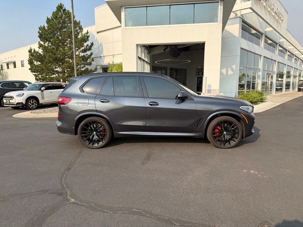 2022 BMW X5 M50i