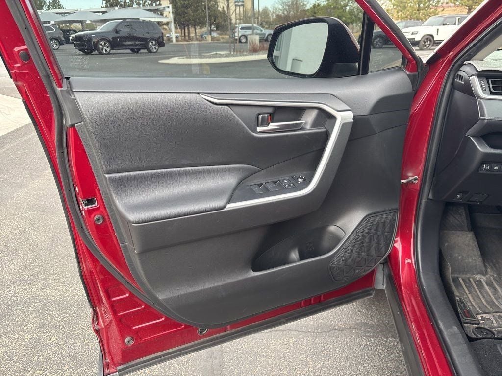 2020 Toyota RAV4 Hybrid XLE