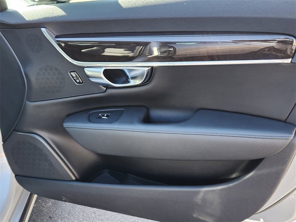 2018 Volvo S90 T5 Momentum