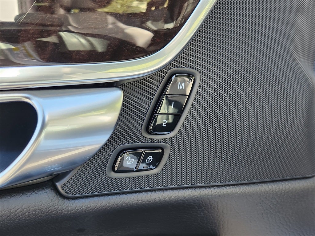 2018 Volvo S90 T5 Momentum