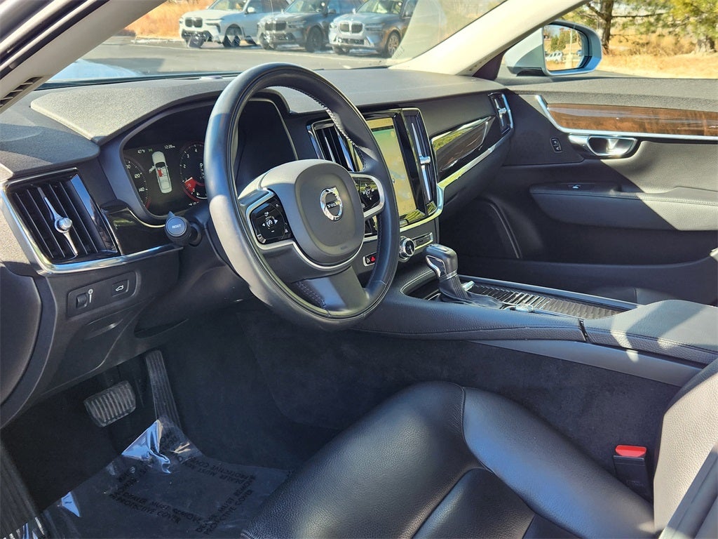 2018 Volvo S90 T5 Momentum