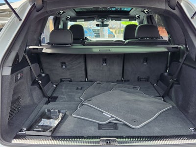 2025 Audi Q7 55 Prestige quattro