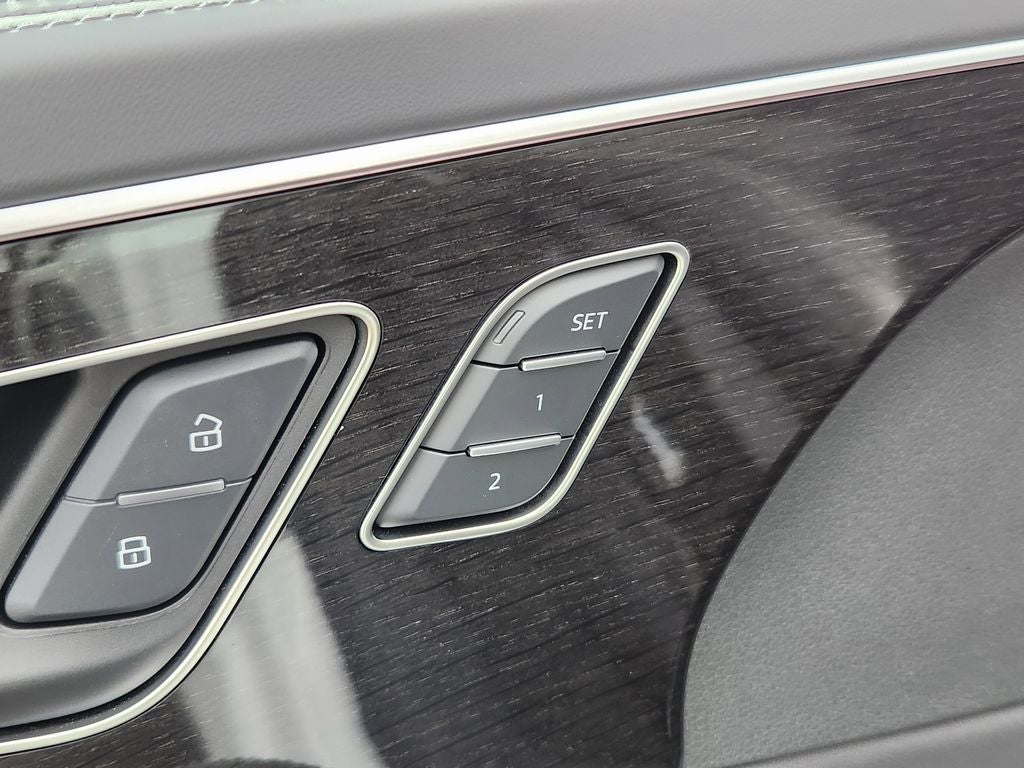 2025 Audi Q7 55 Prestige quattro