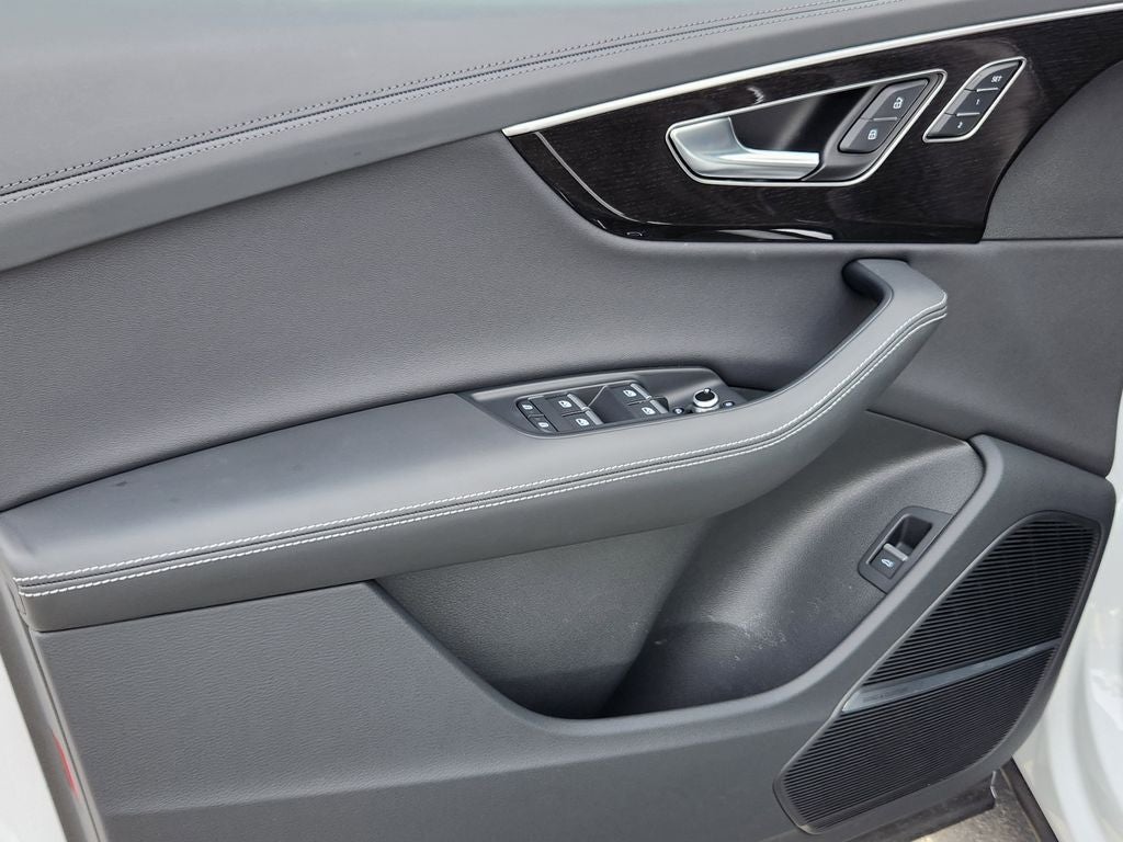 2025 Audi Q7 55 Prestige quattro