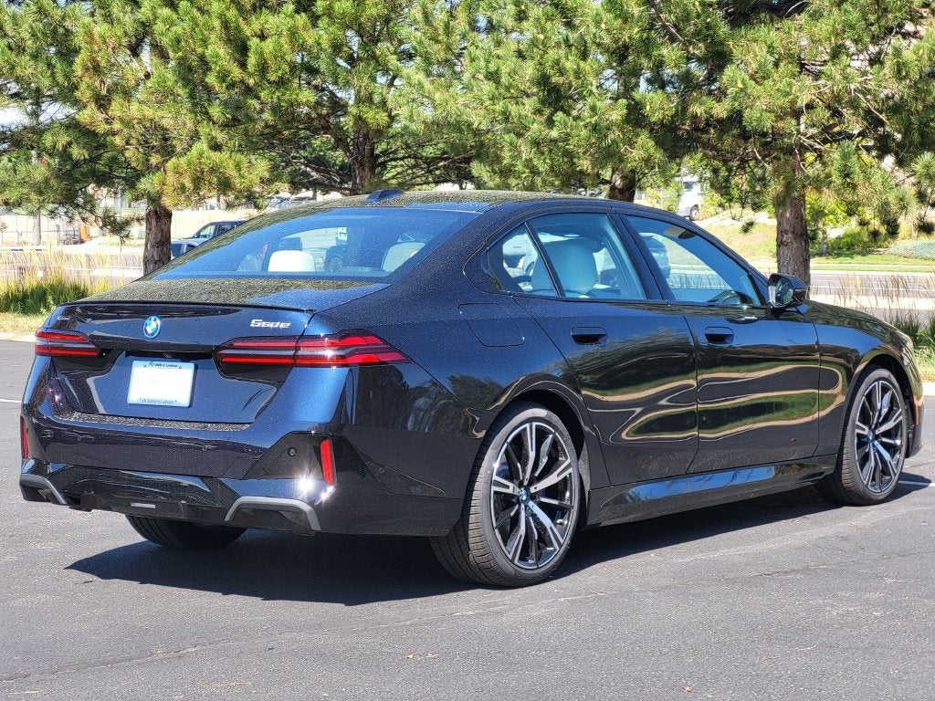 2027 BMW 5 Series 550e xDrive