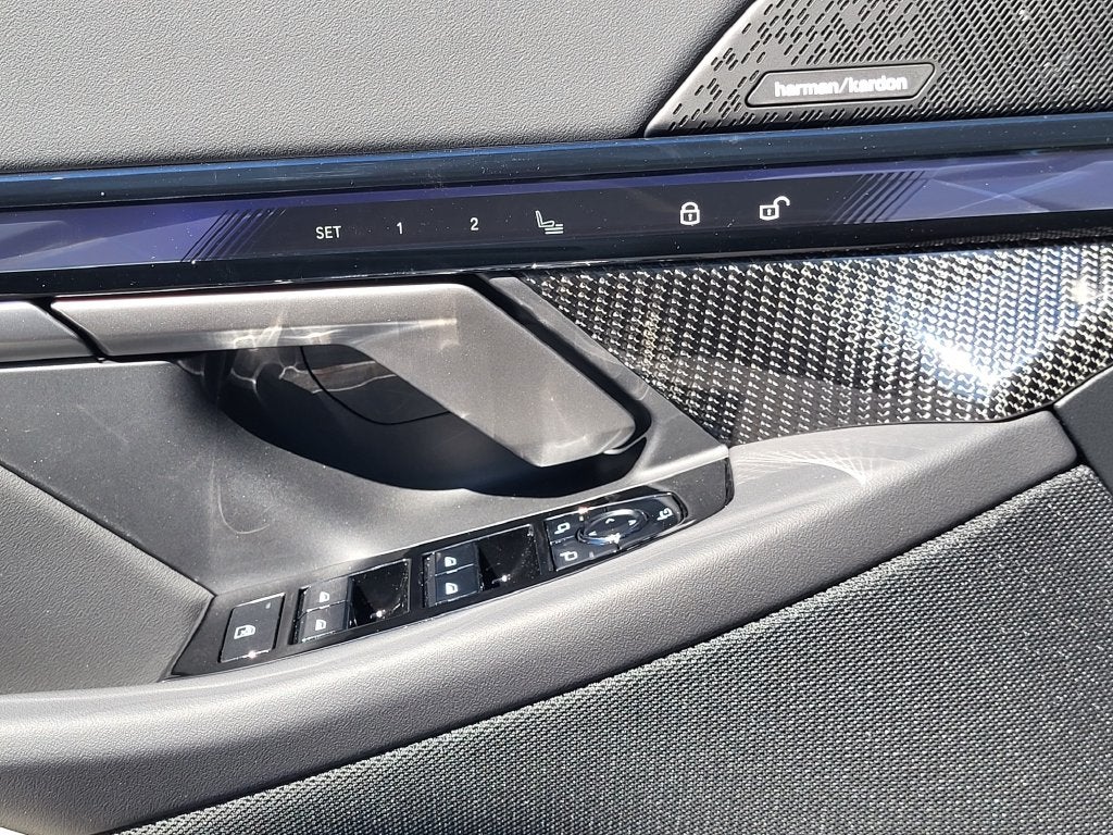 2027 BMW 5 Series 550e xDrive