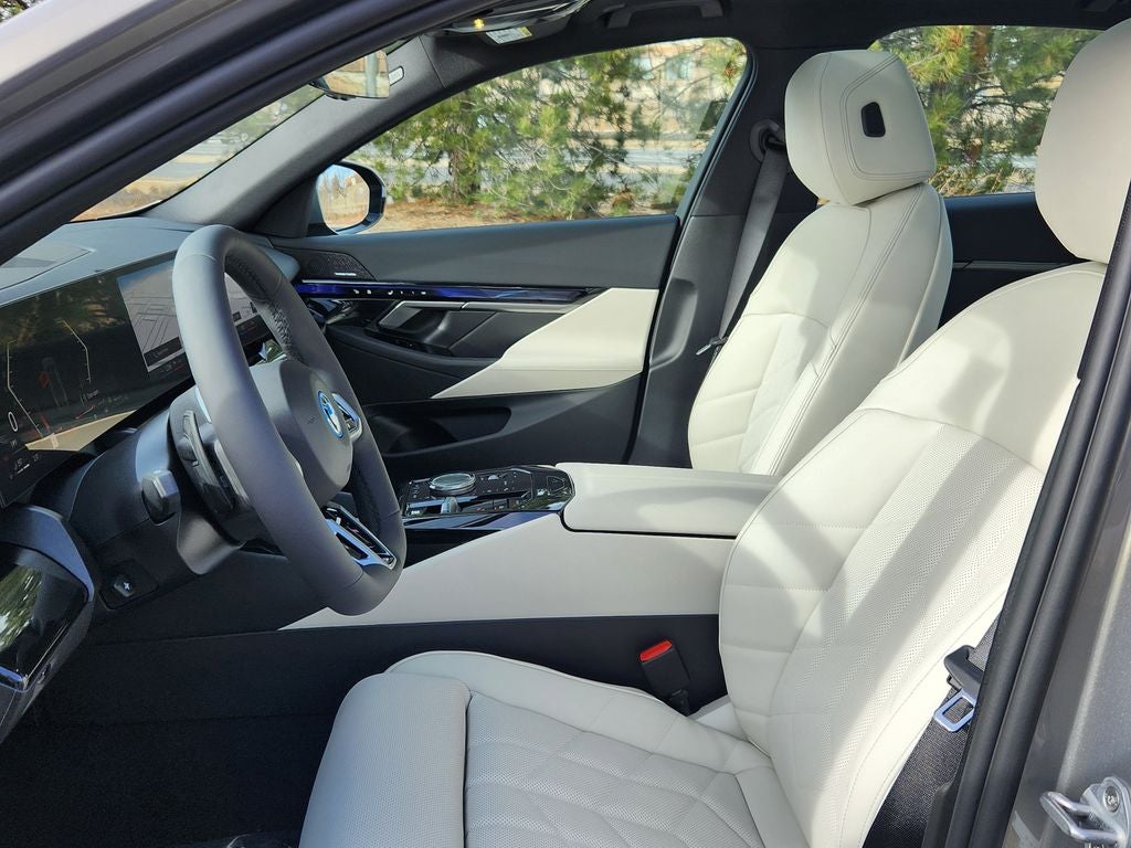 2026 BMW 5 Series 550e xDrive