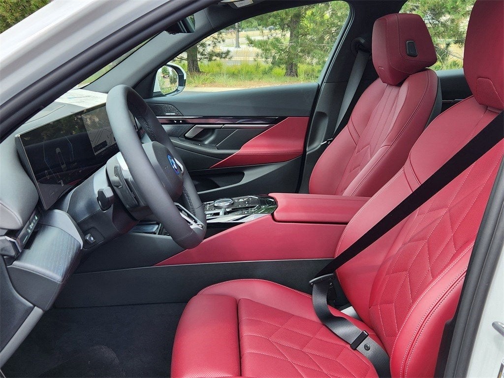 2025 BMW 5 Series 550ex Courtesy Vehicle