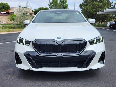 2025 BMW 5 Series 550ex Courtesy Vehicle