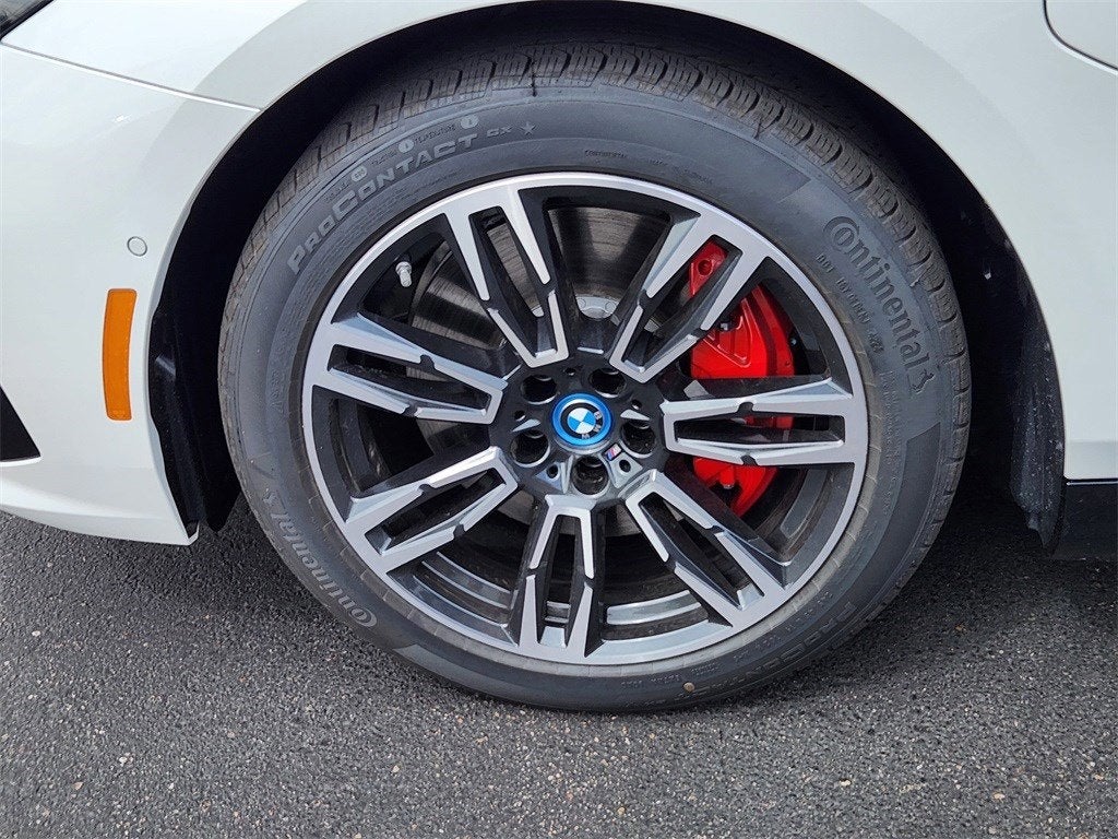 2025 BMW 5 Series 550ex Courtesy Vehicle