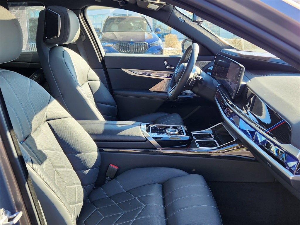2023 BMW 7 Series 760i xDrive