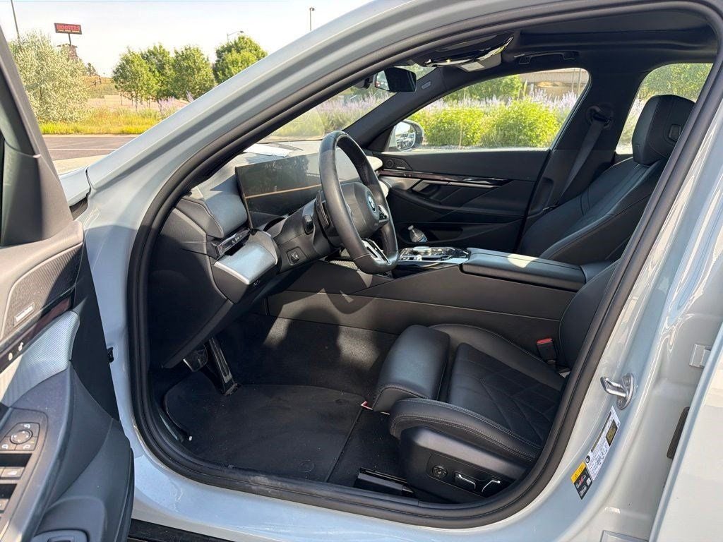 2025 BMW i5 xDrive40