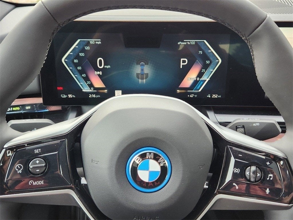 2025 BMW i5 eDrive40 Courtesy Vehicle