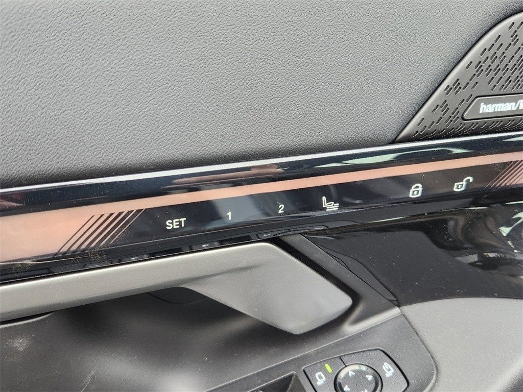 2025 BMW i5 eDrive40 Courtesy Vehicle