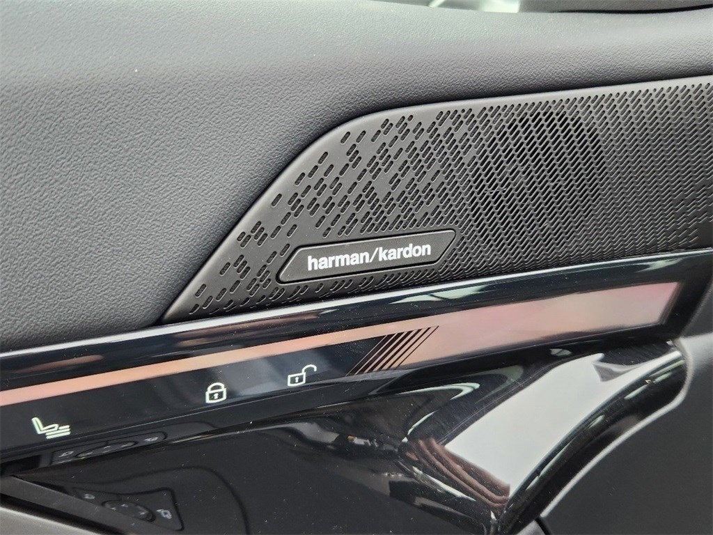 2025 BMW i5 eDrive40 Courtesy Vehicle