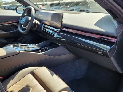 2025 BMW i5 eDrive40 Courtesy Vehicle
