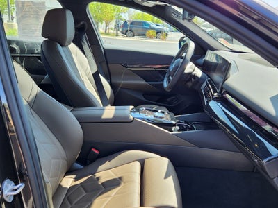 2025 BMW i5 eDrive40 Courtesy Vehicle