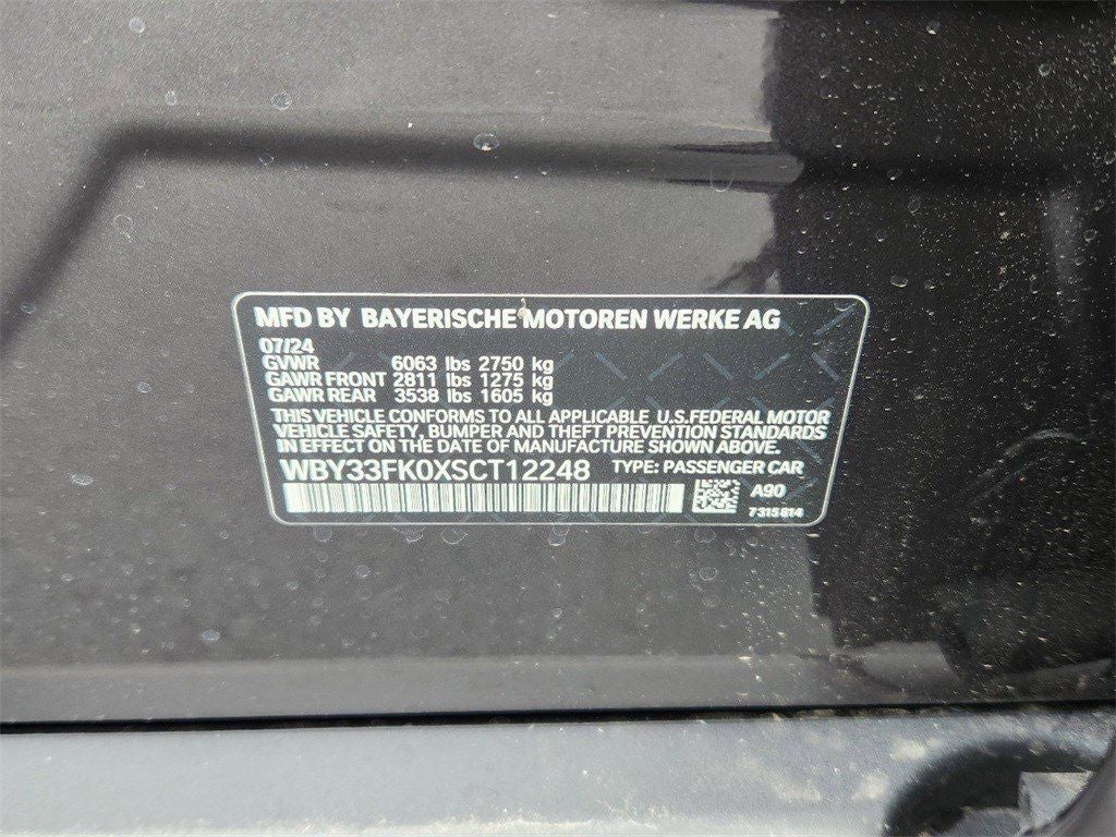 2025 BMW i5 eDrive40 Courtesy Vehicle
