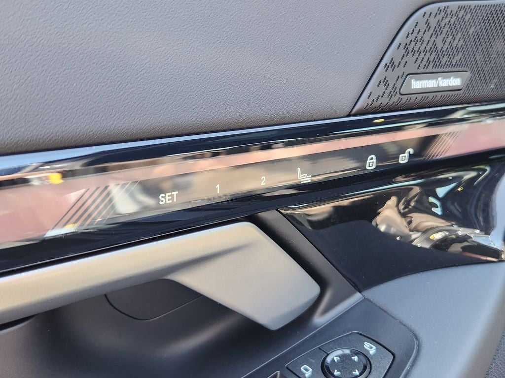 2025 BMW i5 eDrive40 Courtesy Vehicle