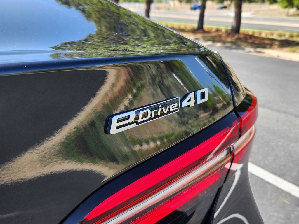 2025 BMW i5 eDrive40 Courtesy Vehicle