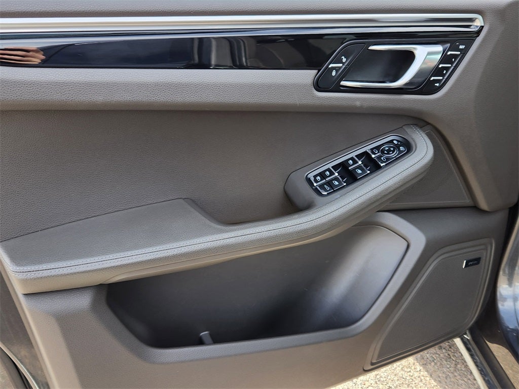 2018 Porsche Macan Base