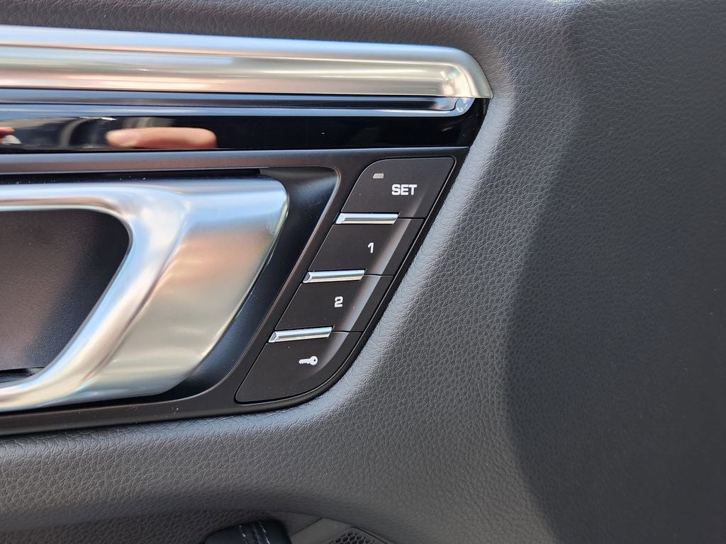 2024 Porsche Macan S