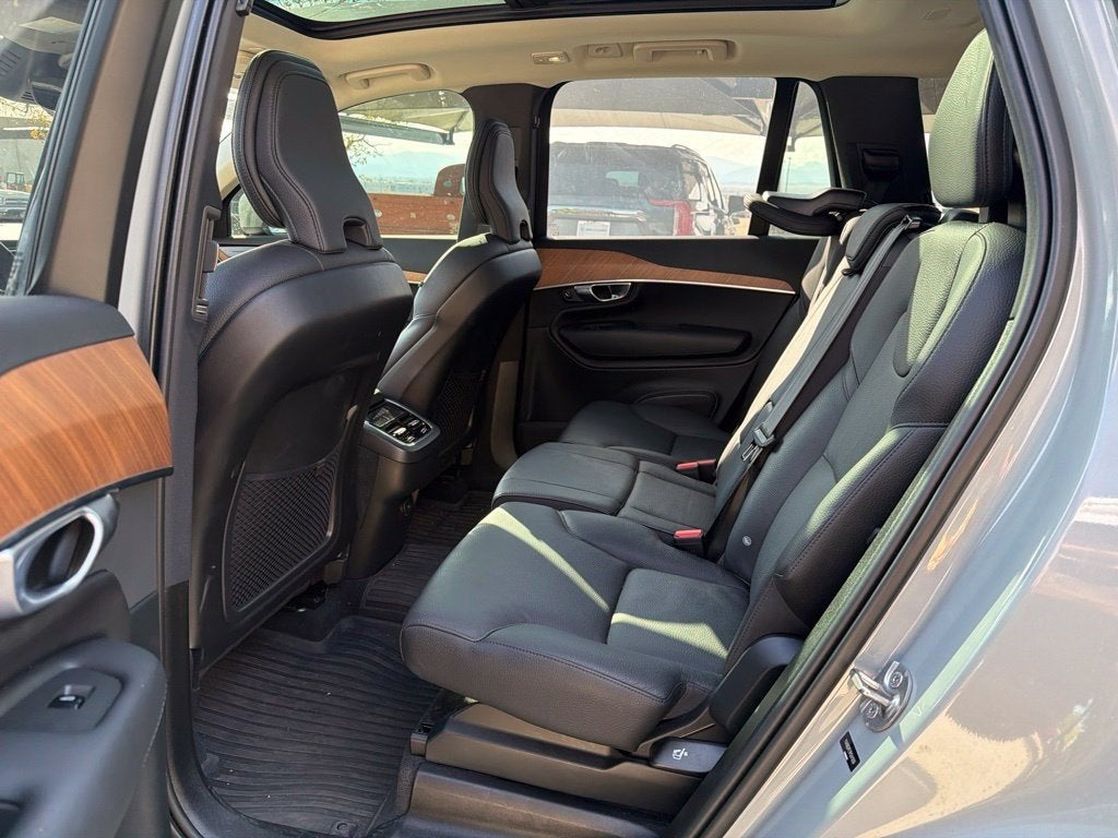 2024 Volvo XC90 B6 Plus Bright Theme