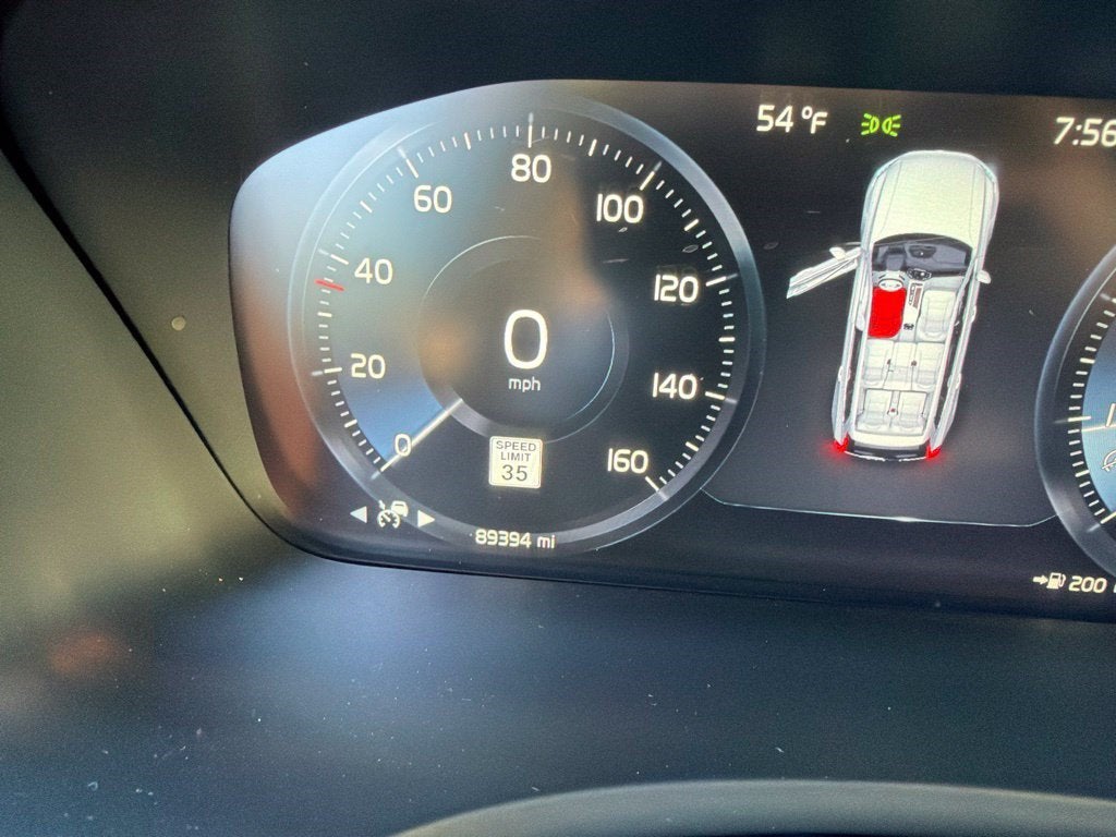 2017 Volvo XC90 T6 R-Design