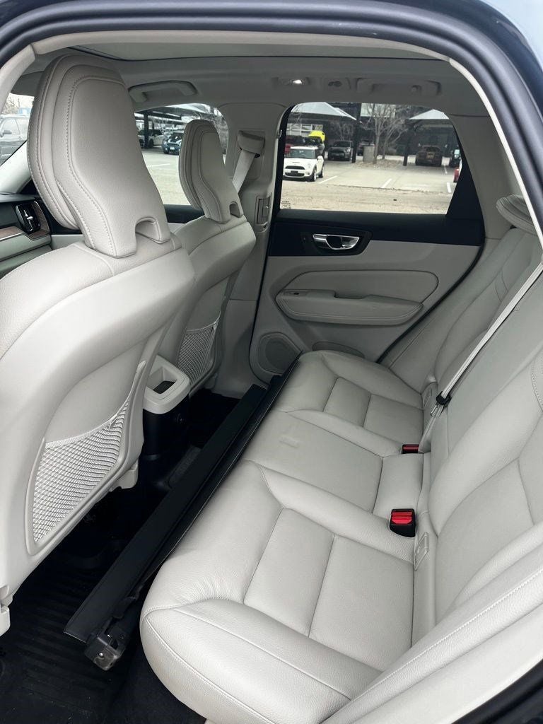 2022 Volvo XC60 Recharge Plug-In Hybrid T8 Inscription Expression