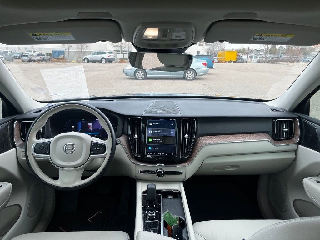 2022 Volvo XC60 Recharge Plug-In Hybrid T8 Inscription Expression