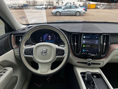 2022 Volvo XC60 Recharge Plug-In Hybrid T8 Inscription Expression
