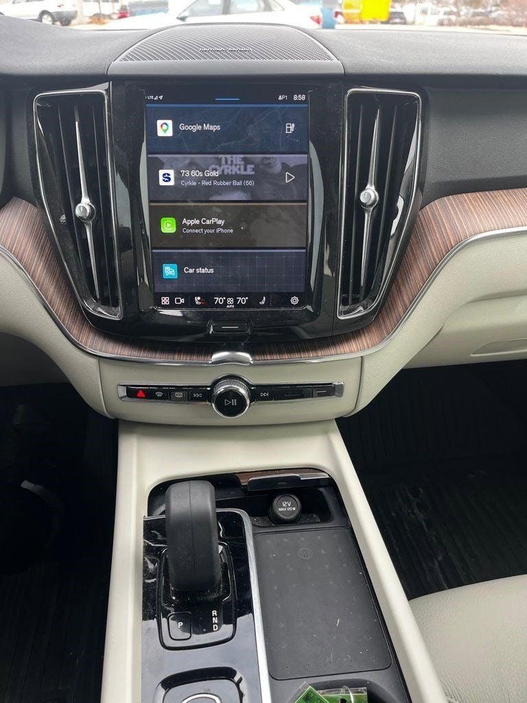 2022 Volvo XC60 Recharge Plug-In Hybrid T8 Inscription Expression