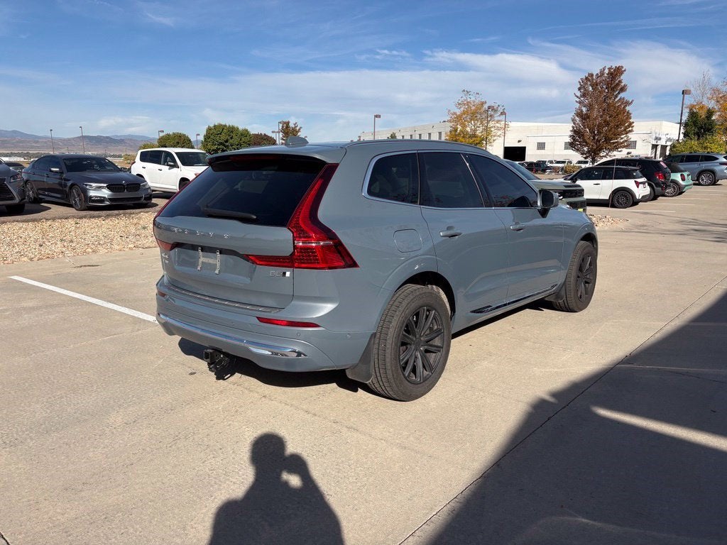 2023 Volvo XC60 B5 Ultimate Bright Theme