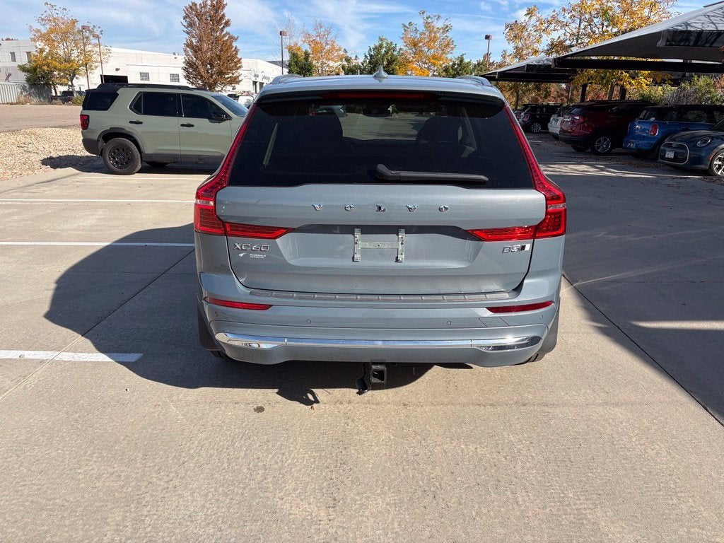 2023 Volvo XC60 B5 Ultimate Bright Theme